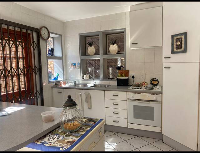 2 BEDROOM TOWNHOUSE FOR SALE IN RIDGEWAY